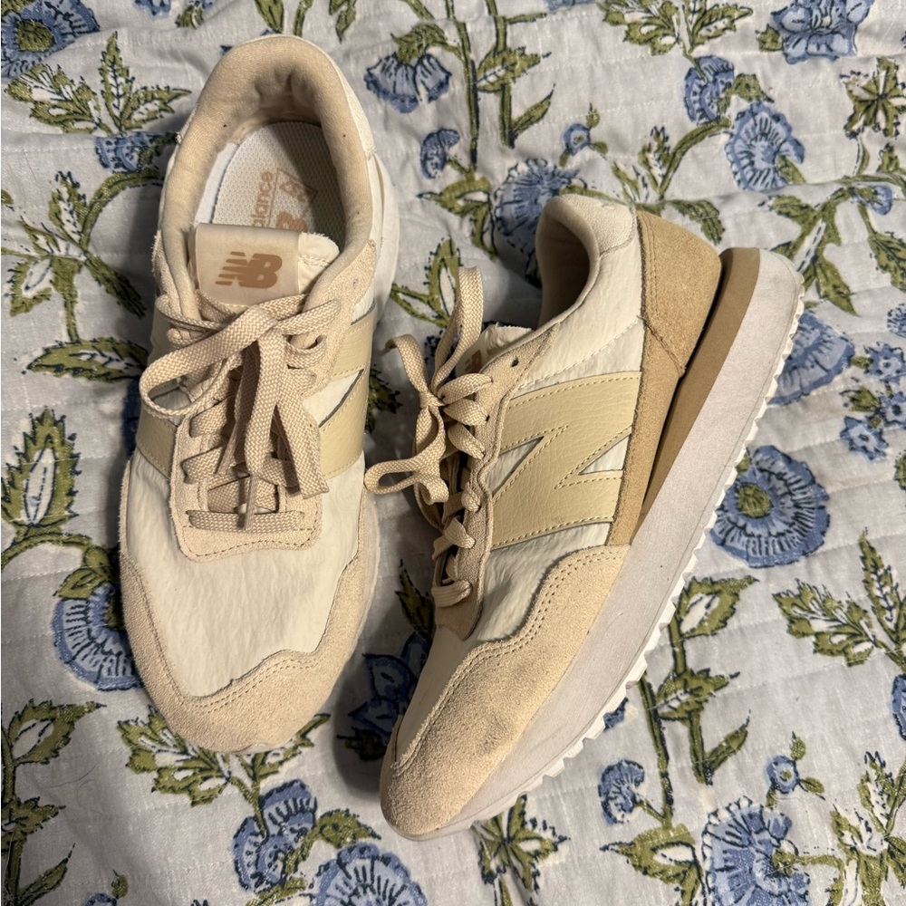 New Balance 237 Cream/ Taupe